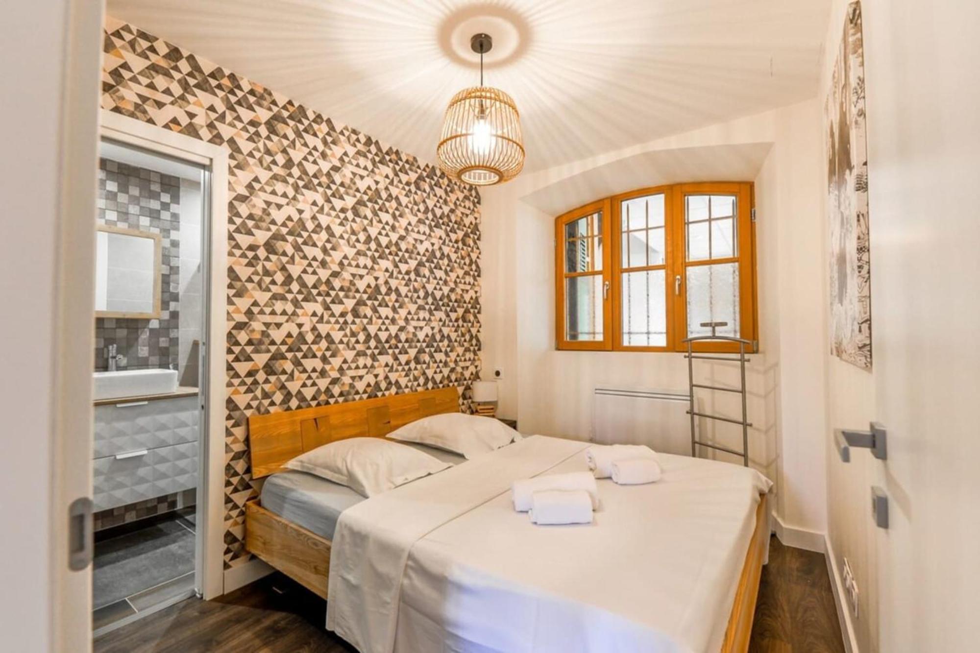 3-Star Rated Apartment In The Heart Of The Old Town With A View Annecy Buitenkant foto